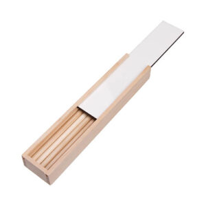 8 värvipliiatsit karbiga